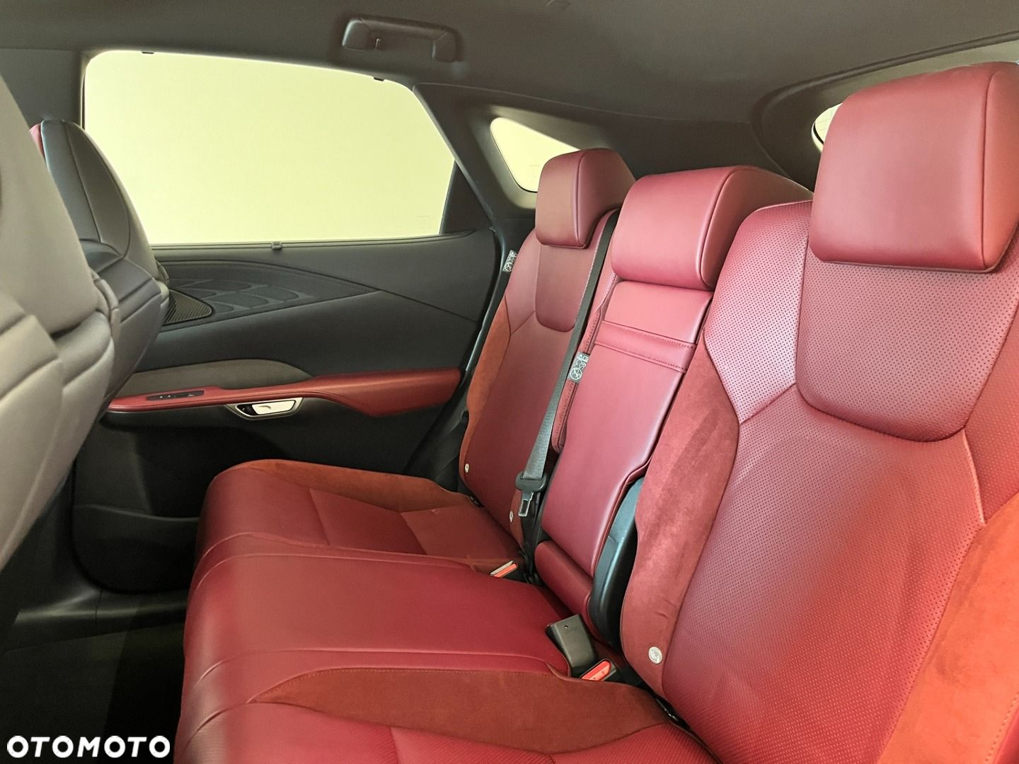 Lexus RX - 4