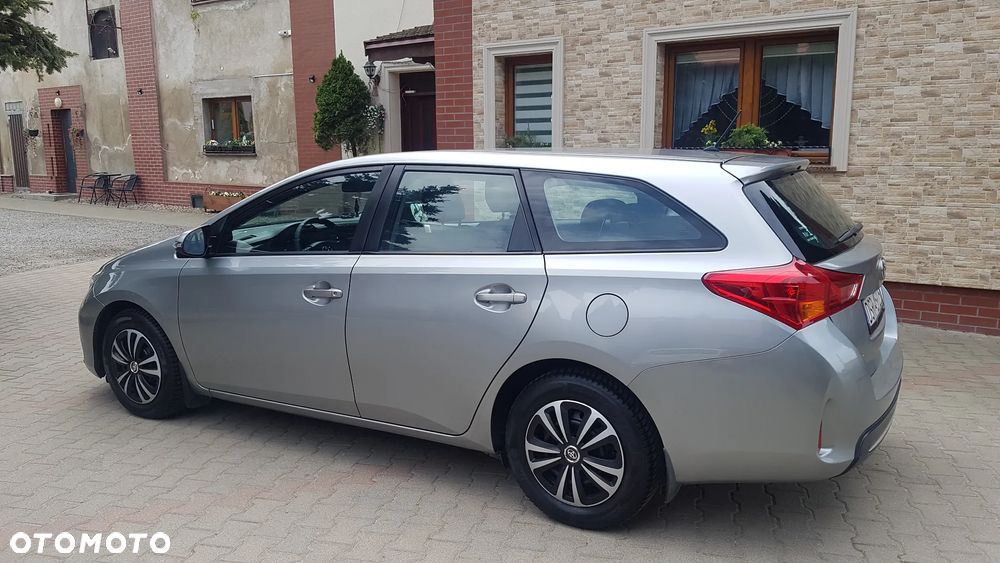 Toyota Auris - 14