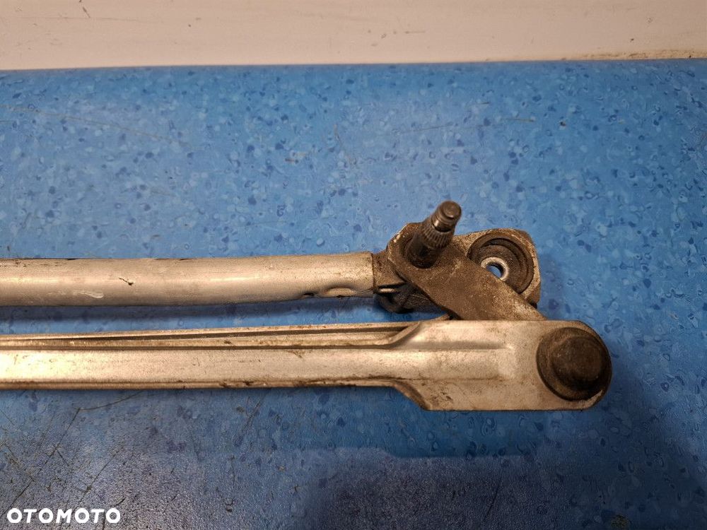 VOLVO V50 MECHANIZM SILNICZEK WYCIERACZEK PRZÓD 0390241924 D 4204 T - 3