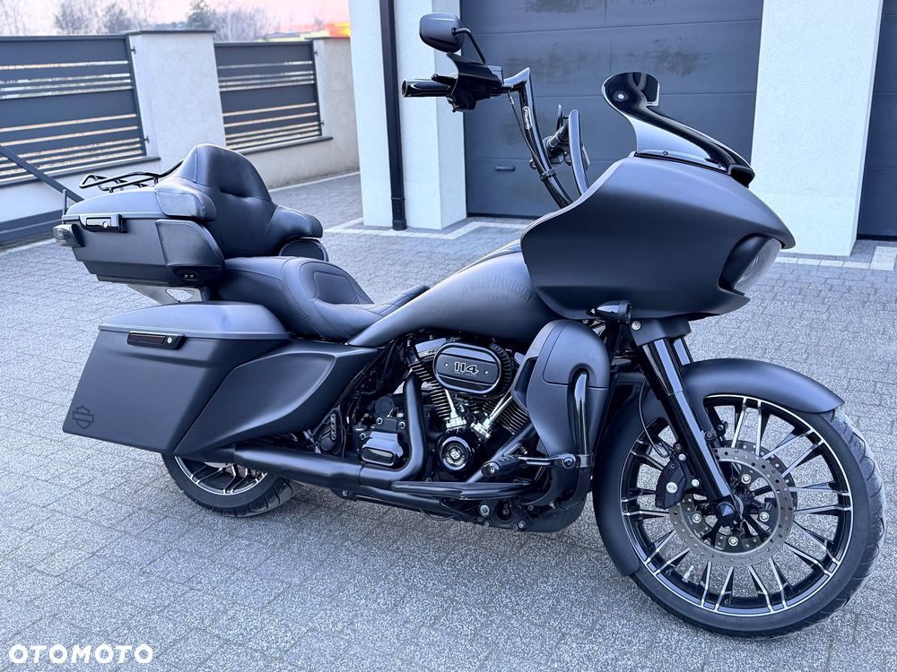 Harley-Davidson Touring Road Glide - 2