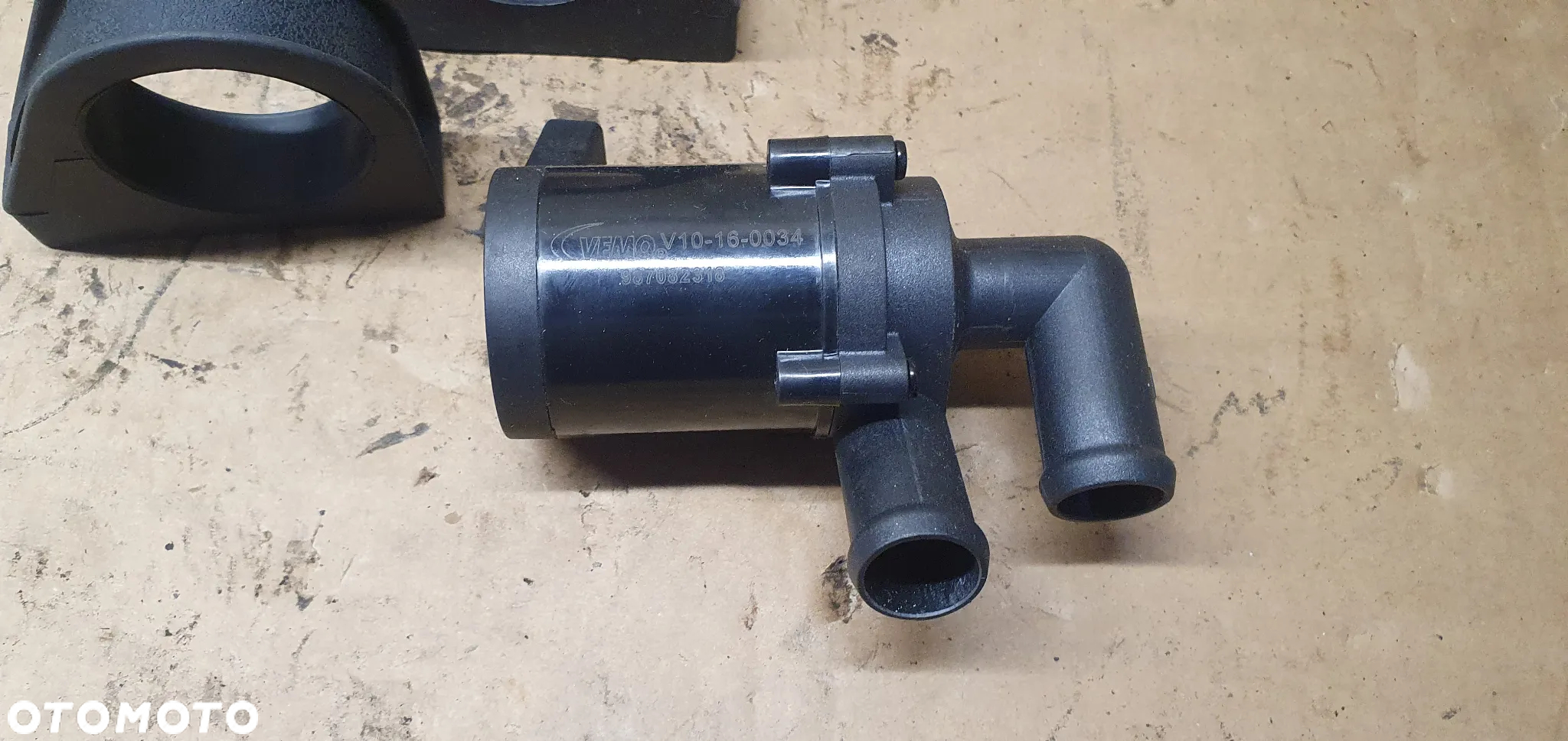 Dodatkowa pompka obiegu wody NOWA VEMO Audi A3 8P V10-16-0034 7N0965561 - 2