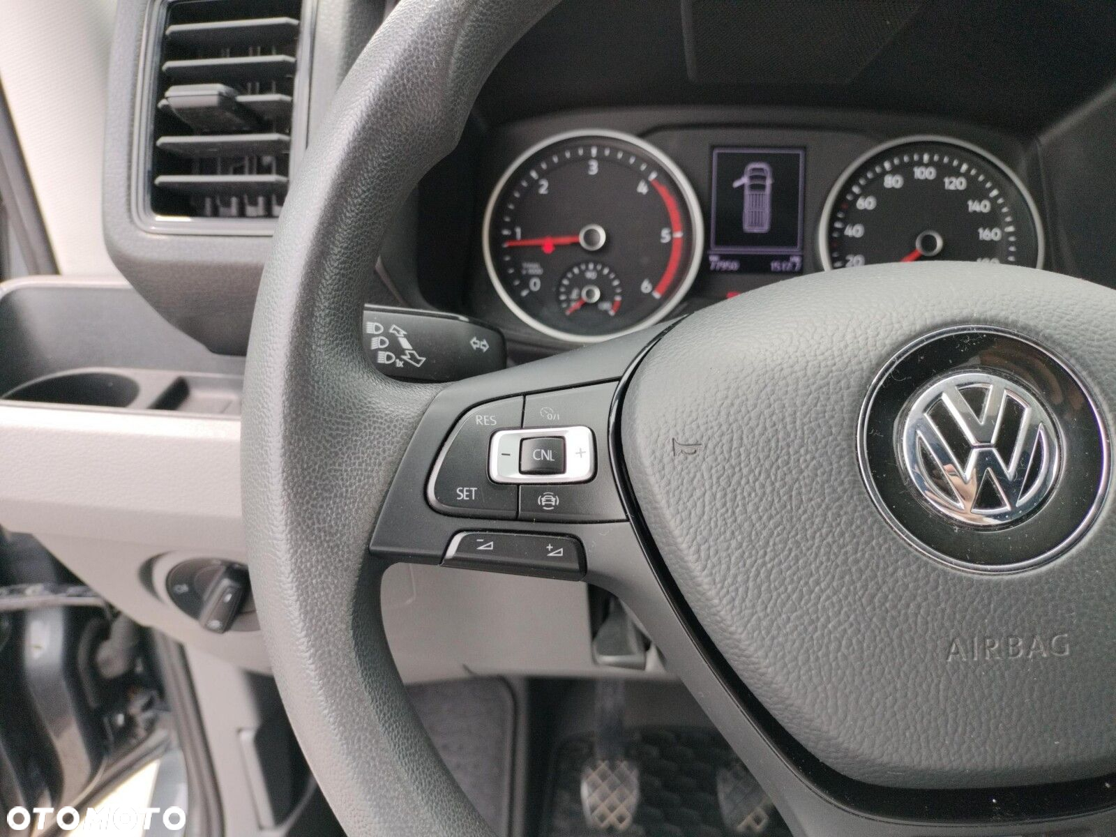 Volkswagen Crafter 35 furgon 140KM 3640 - 22