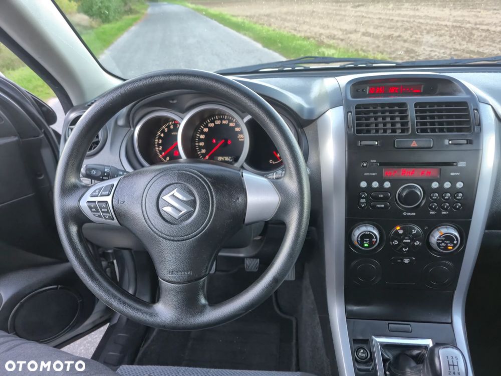 Suzuki Grand Vitara 1.6 Comfort - 12
