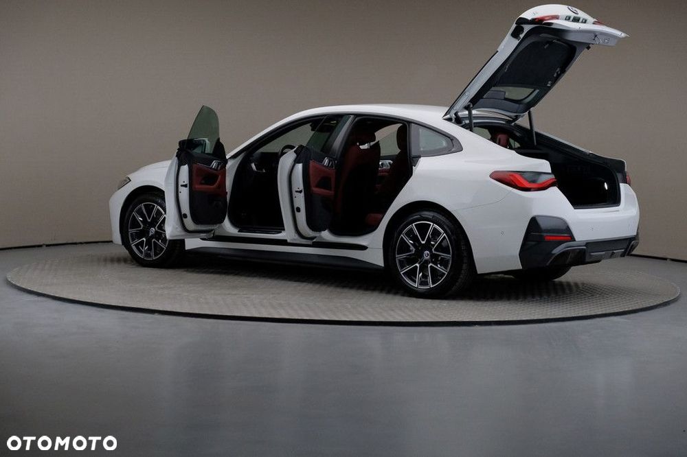 BMW i4 - 7