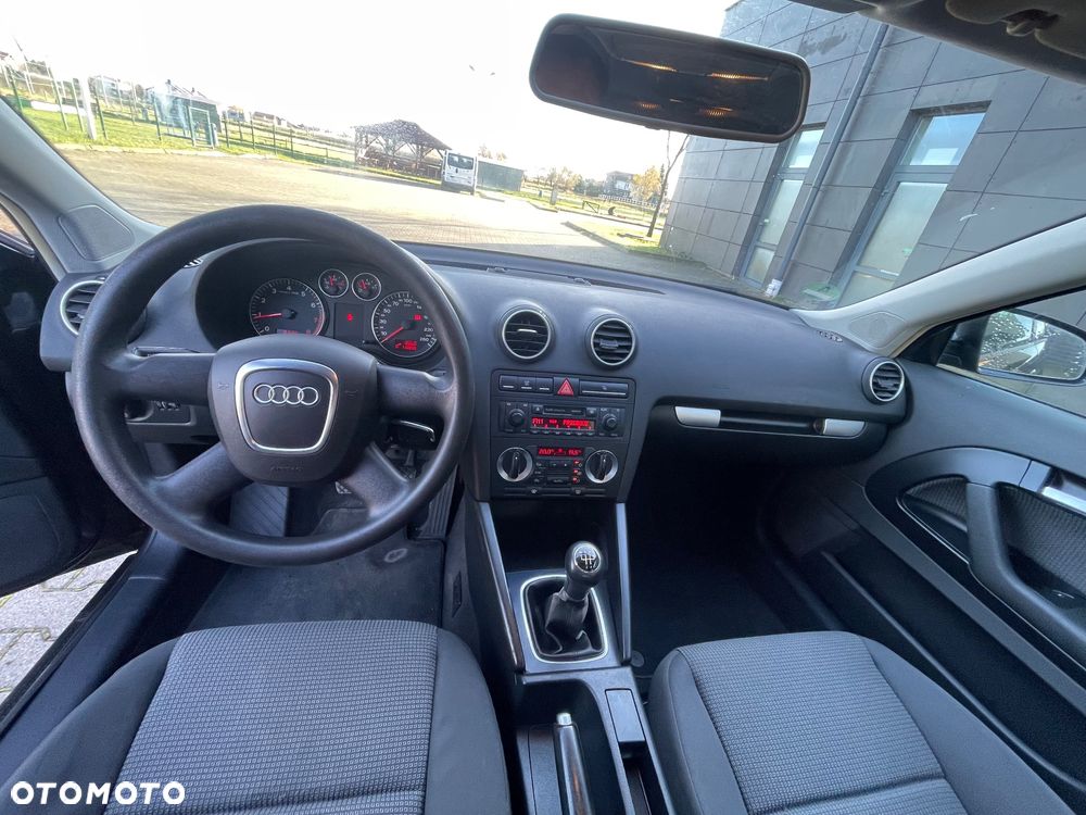 Audi A3 3-drzwiowe 1.6 Attraction - 8