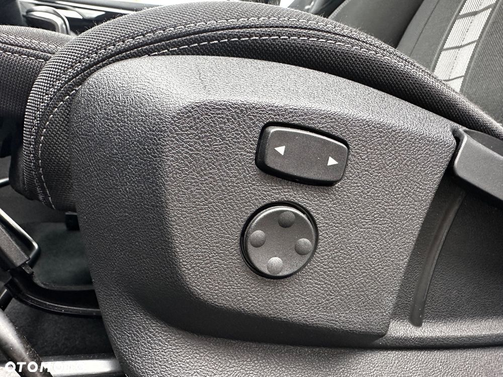 BMW X1 xDrive20i Sport Line - 33