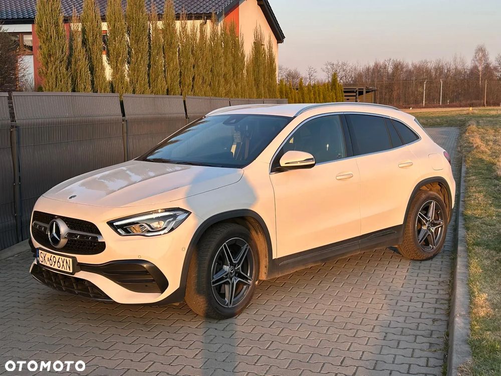 Mercedes-Benz GLA - 2