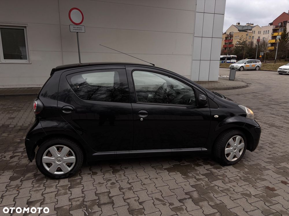 Toyota Aygo City - 3