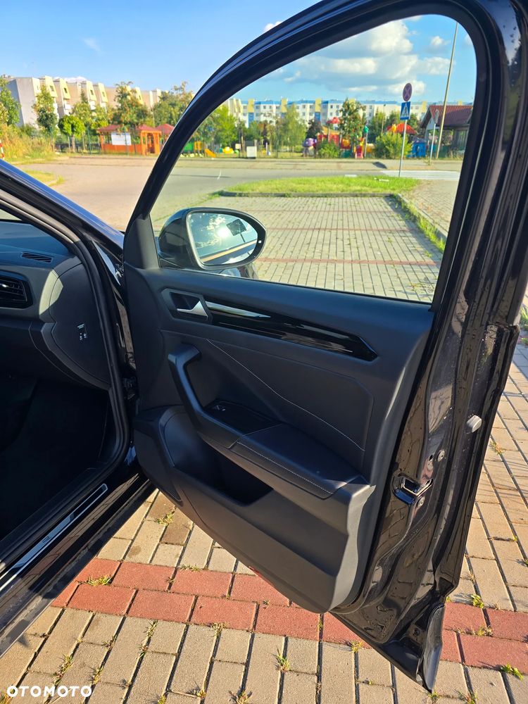 Volkswagen T-Roc 1.5 TSI OPF R-Line - 29