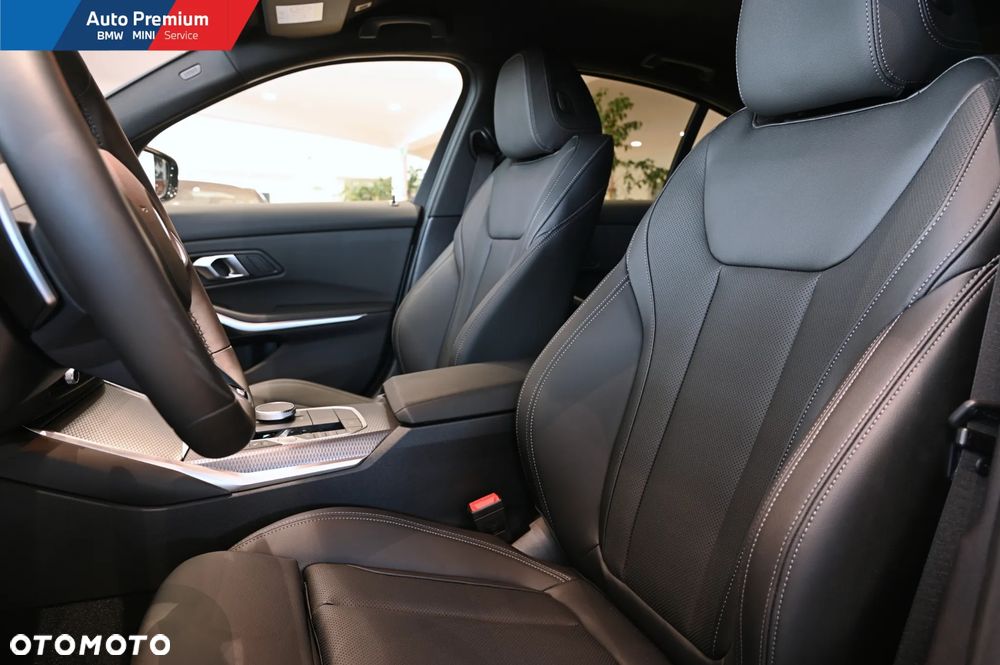 BMW Seria 3 320i xDrive M Sport sport - 12