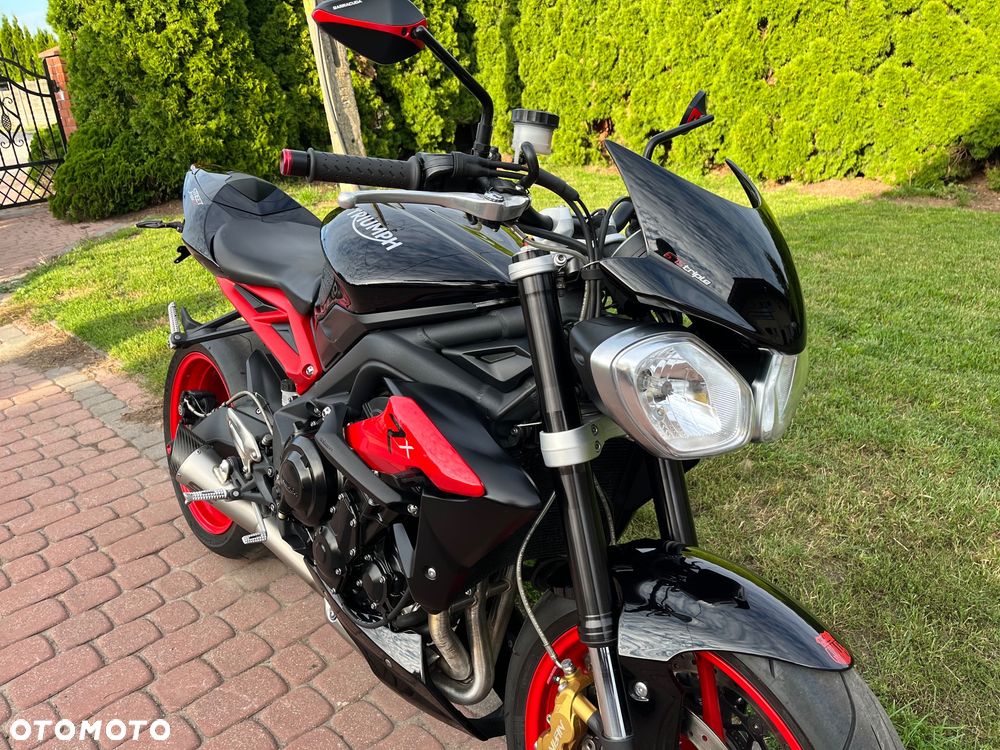 Triumph Street Triple - 11