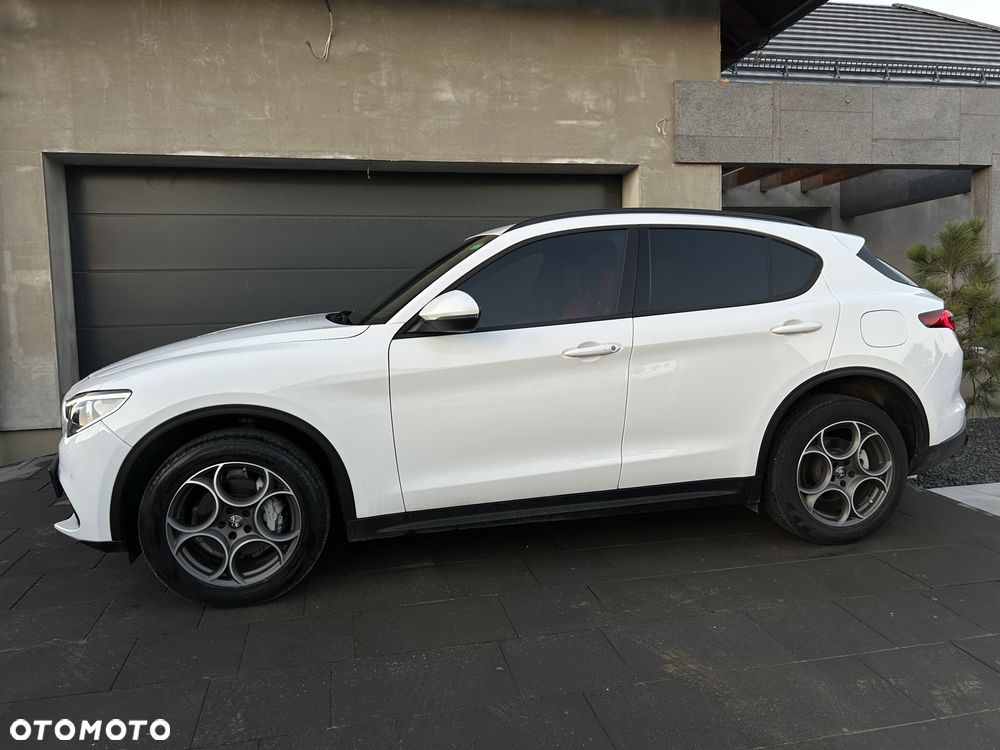 Alfa Romeo Stelvio - 9