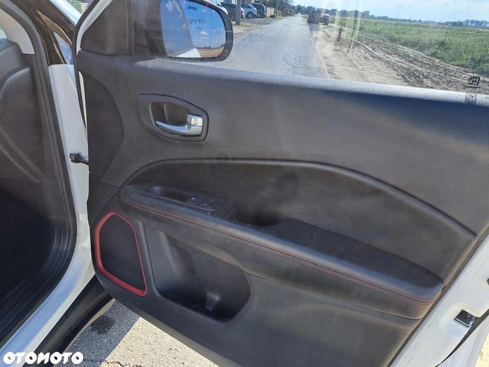 Jeep Compass - 16