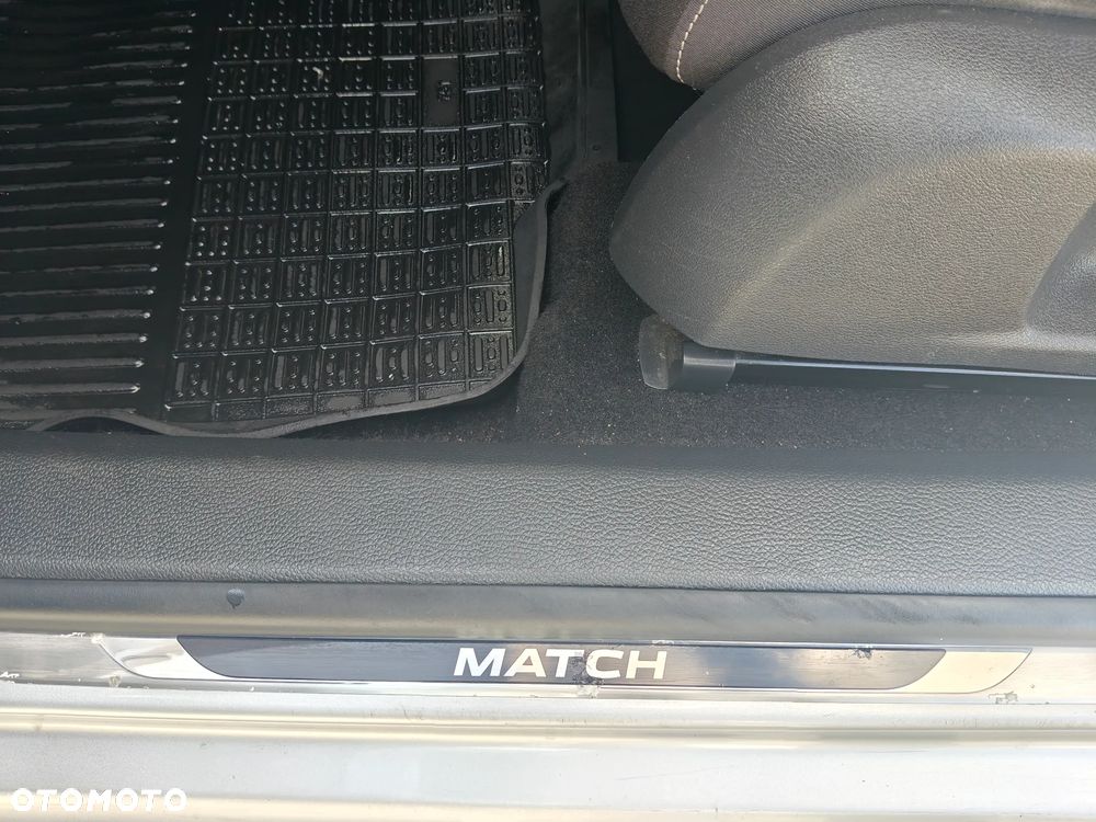 Volkswagen Golf 1.6 TDI DPF DSG MATCH - 21