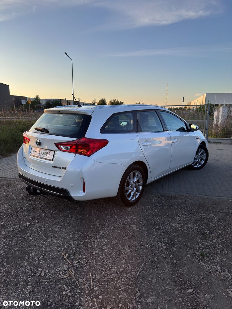Toyota Auris 1.8 HSD Luna - 5