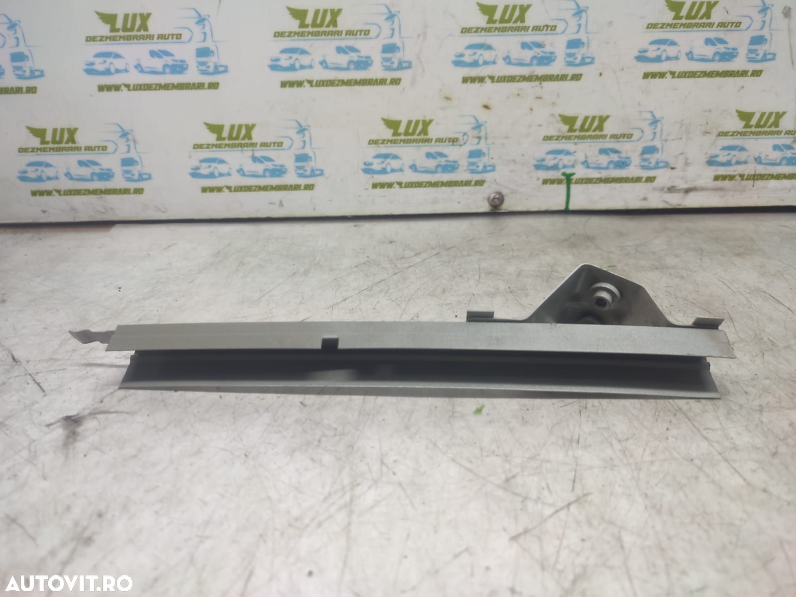Ornament 822173240R Renault Zoe 1 [2012 - 2020] 5AQ601 - 1