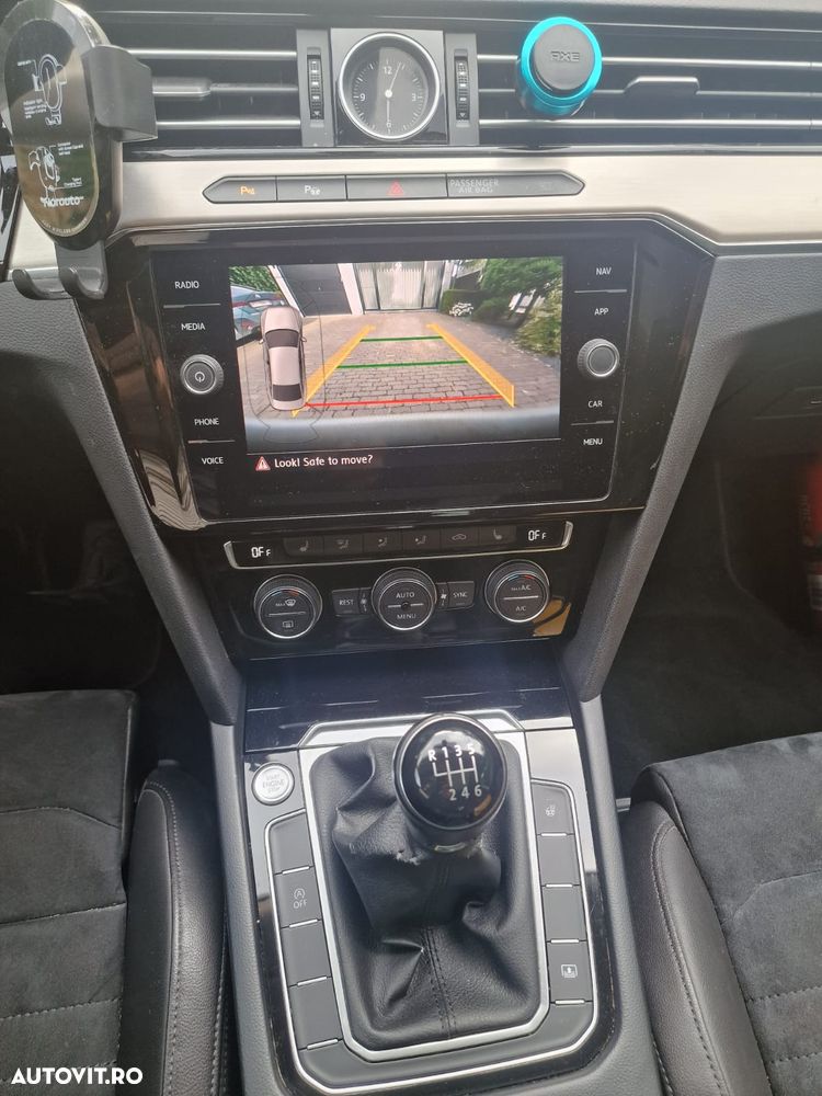 Volkswagen Passat 1.6 TDI R Executive - 11