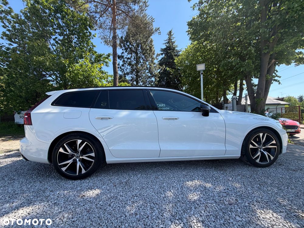 Volvo V60 B3 B R-Design - 12