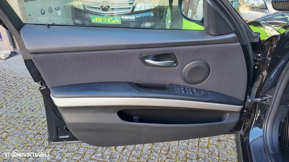 BMW 320 d DPF Touring Aut. - 21
