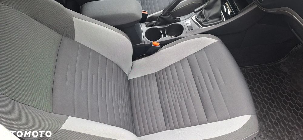 Toyota Auris 1.6 Premium - 13