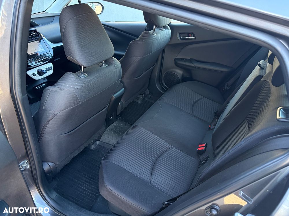 Toyota Prius (Hybrid) Executive - 29