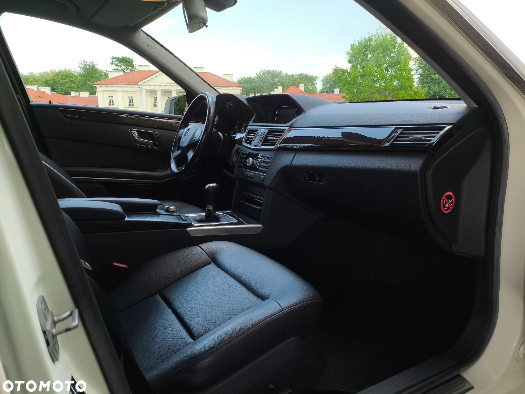 Mercedes-Benz Klasa E 200 T BlueEFFICIENCY - 23