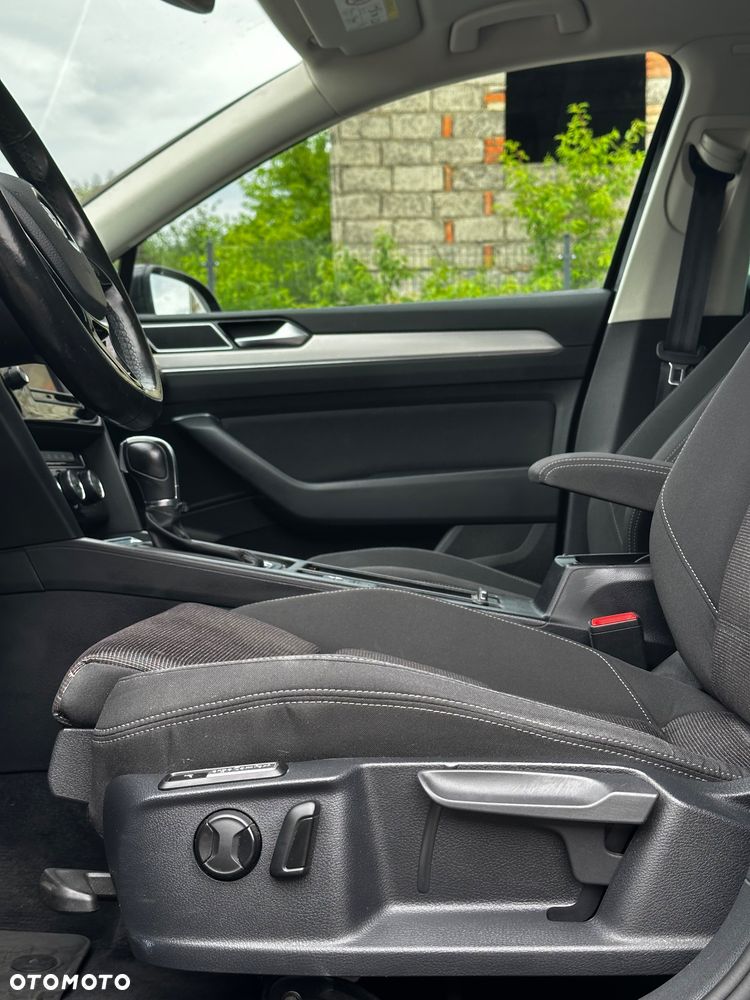 Volkswagen Passat 2.0 TDI BMT Highline DSG - 17