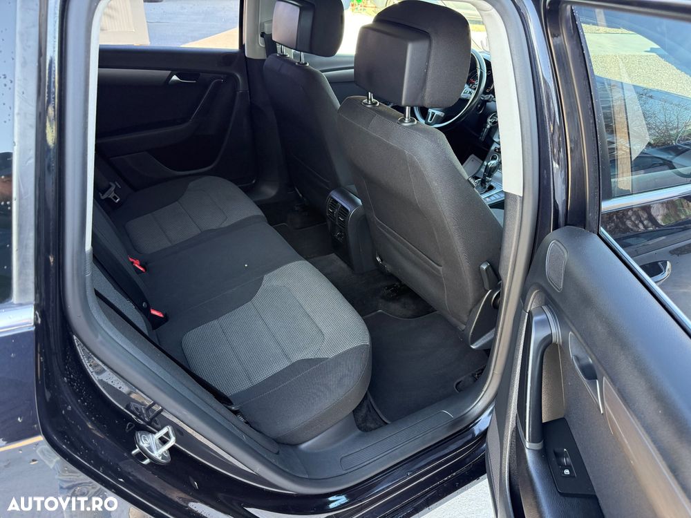 Volkswagen Passat Variant 2.0 Blue TDI DPF DSG Highline - 7