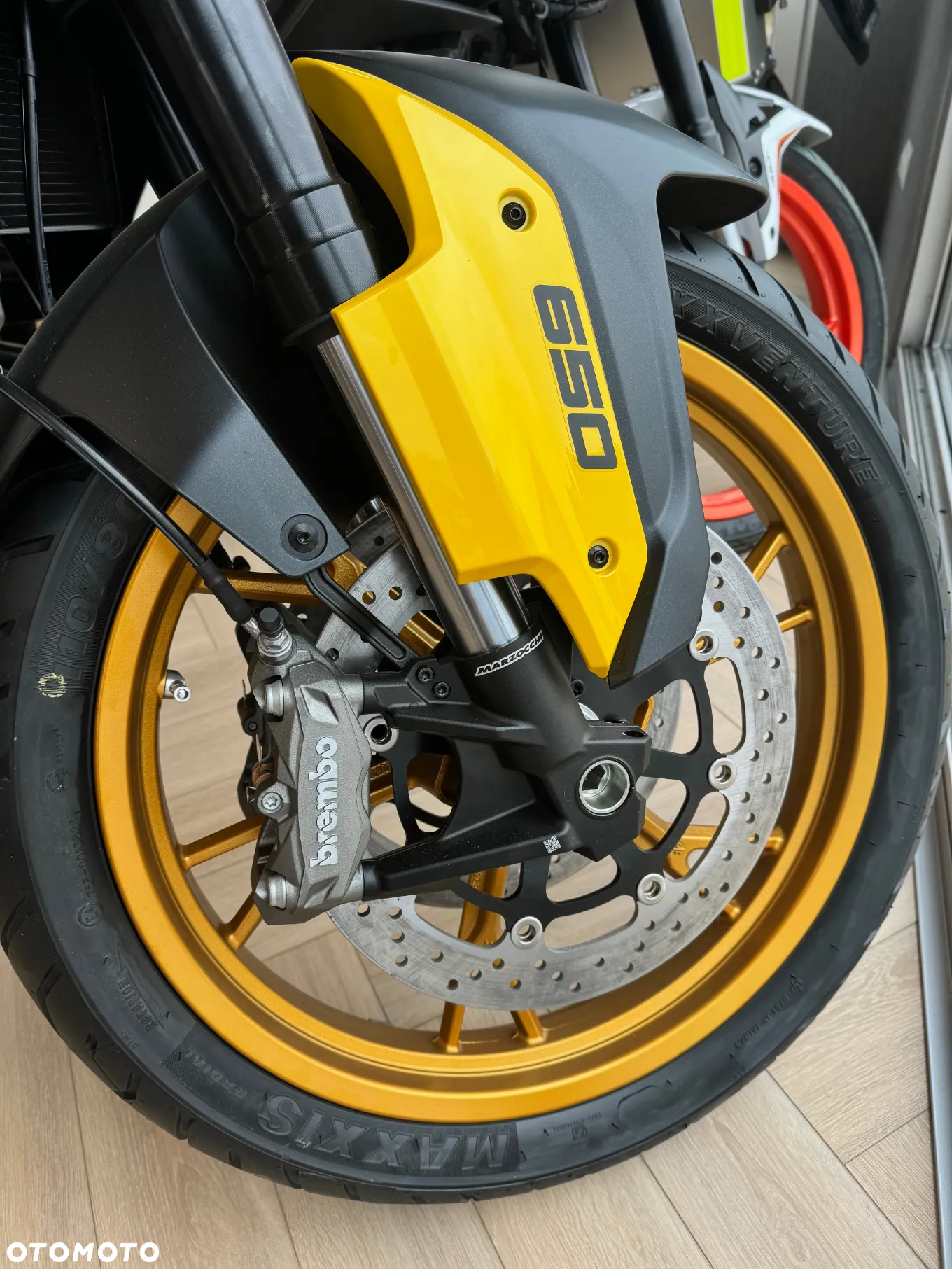 QJMOTOR SVT 650X - 16