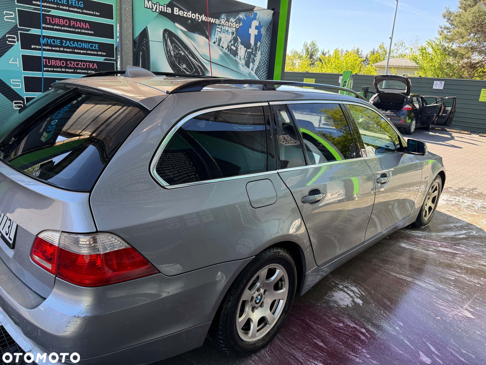 BMW Seria 5 523i Touring - 10