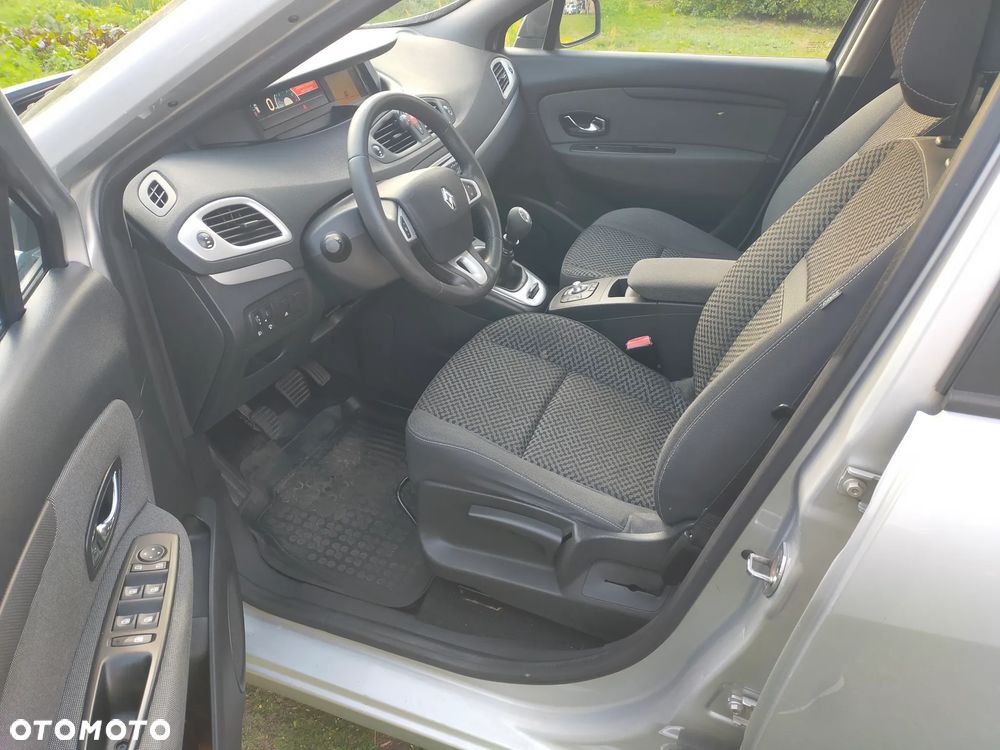 Renault Scenic - 11
