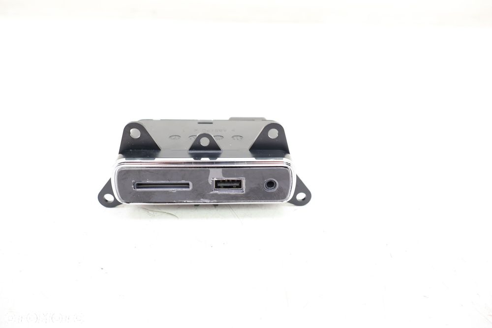 JEEP GRAND CHEROKEE WK2 PANEL USB SD AUX 68141322AA - 1