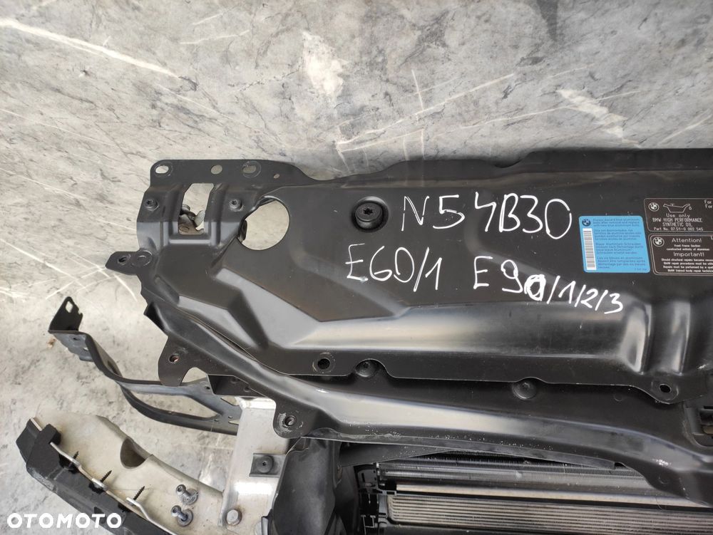 PAS PRZEDNI WZMOCNIENIE CZOŁOWE CHŁODNICE WIATRAK BMW E60 E61 535i N54B30 3.0 B - 5