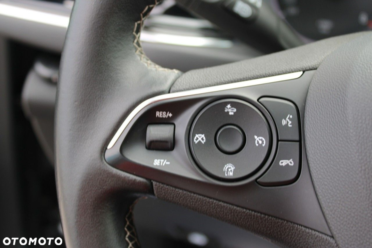 Opel Insignia - 19