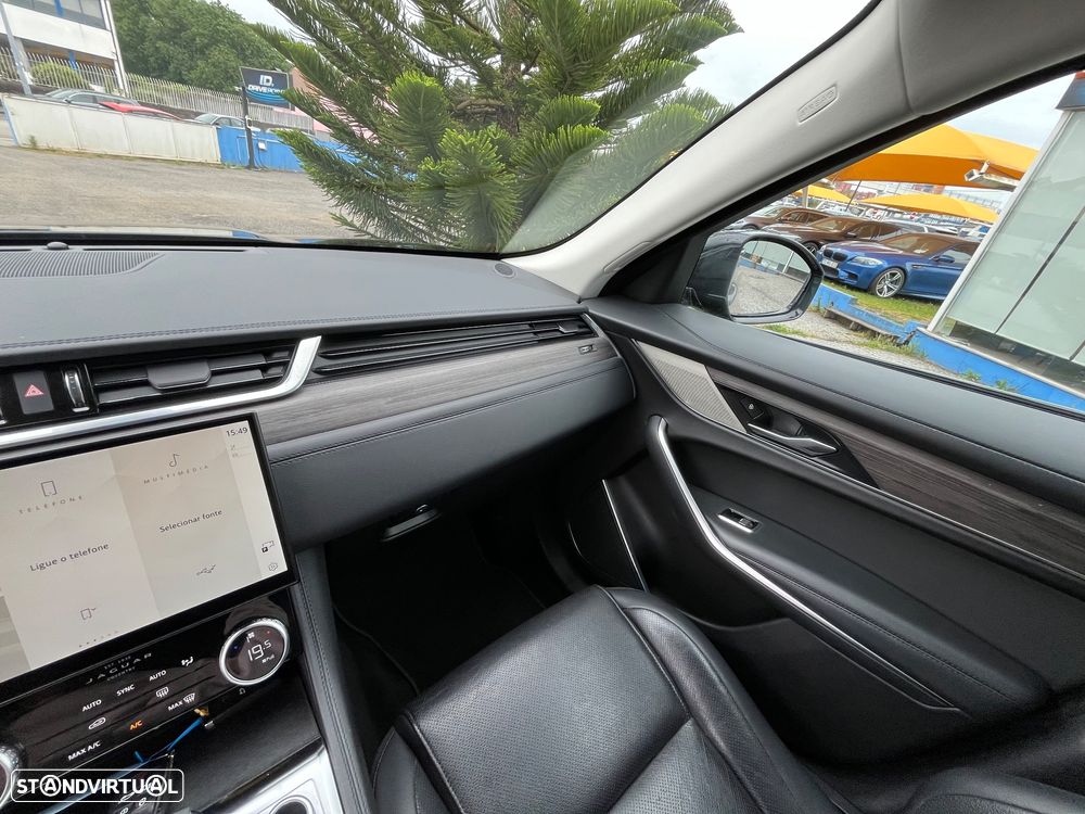 Jaguar F-Pace 2.0 P400e AWD - 37