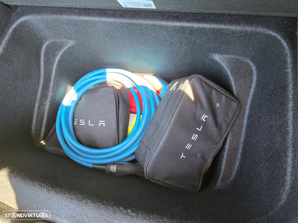 Tesla Model Y Standard - 13