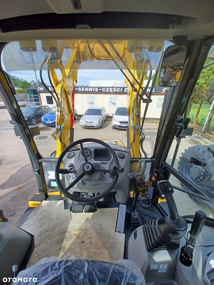 New Holland B100D / FABRYCZNIE NOWA / 2026 - 11