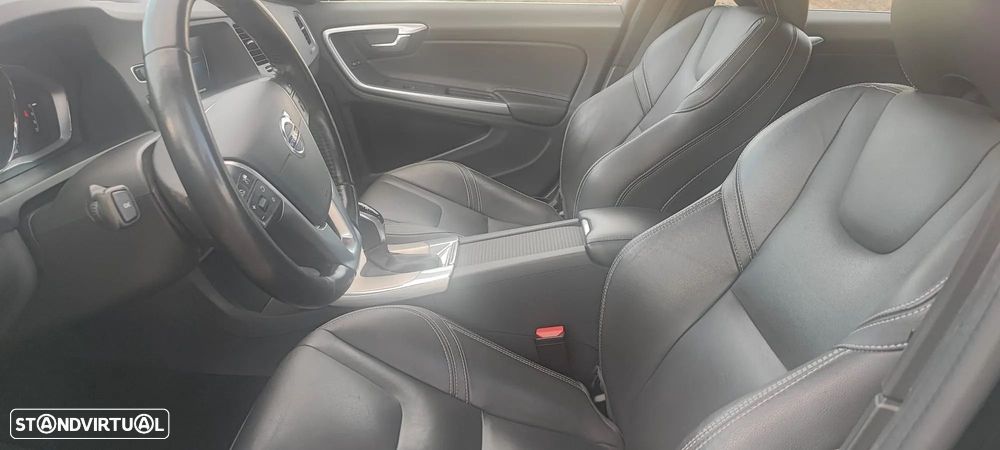 Volvo V60 2.4 D6 R-Design AWD Phev - 18
