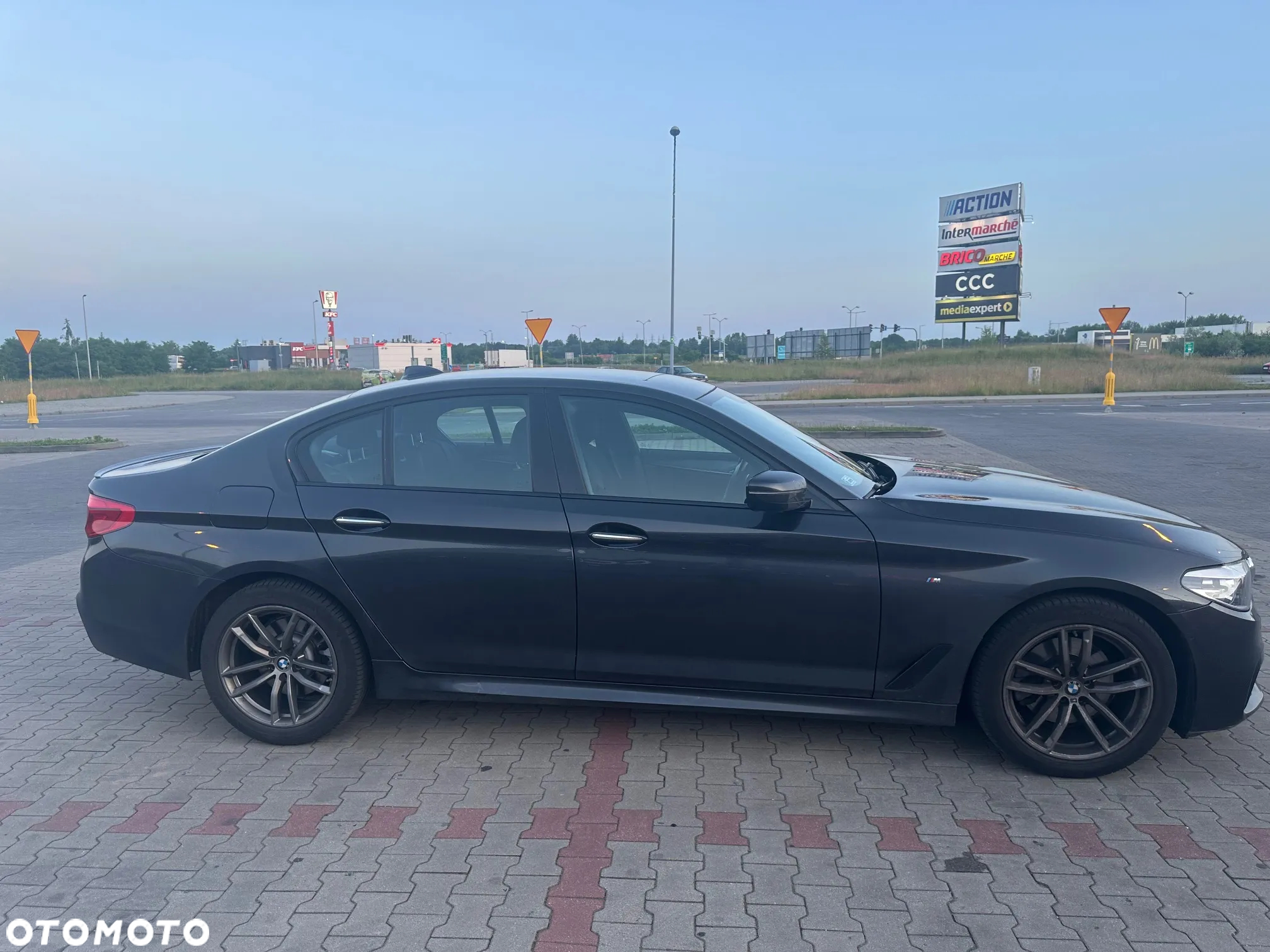 BMW Seria 5 520d xDrive M Sport sport - 2