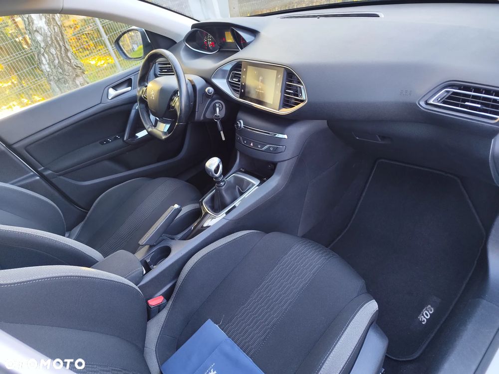 Peugeot 308 1.2 PureTech GPF Allure Pack S&S - 12