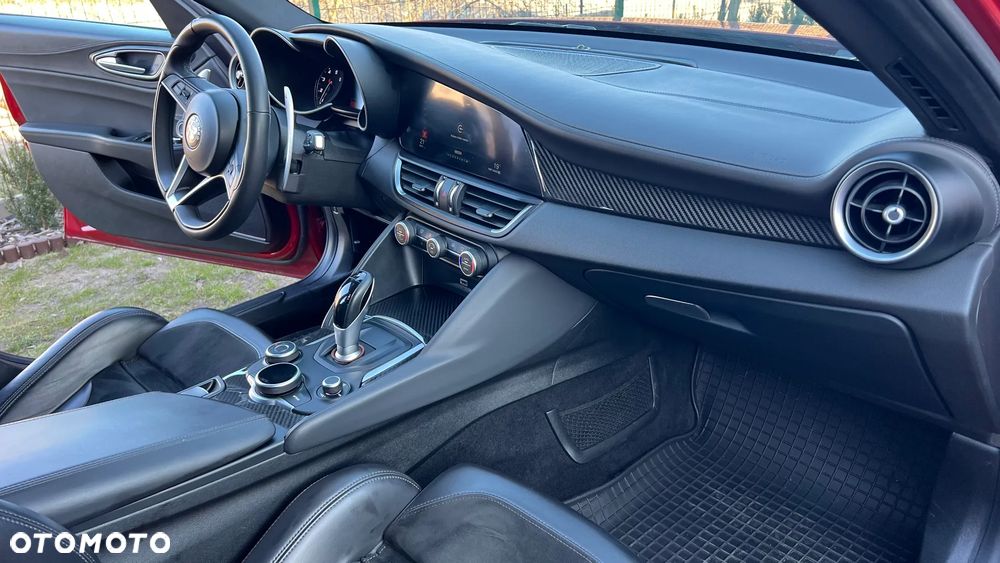 Alfa Romeo Giulia 2.0 Turbo Veloce TI Q4 - 8