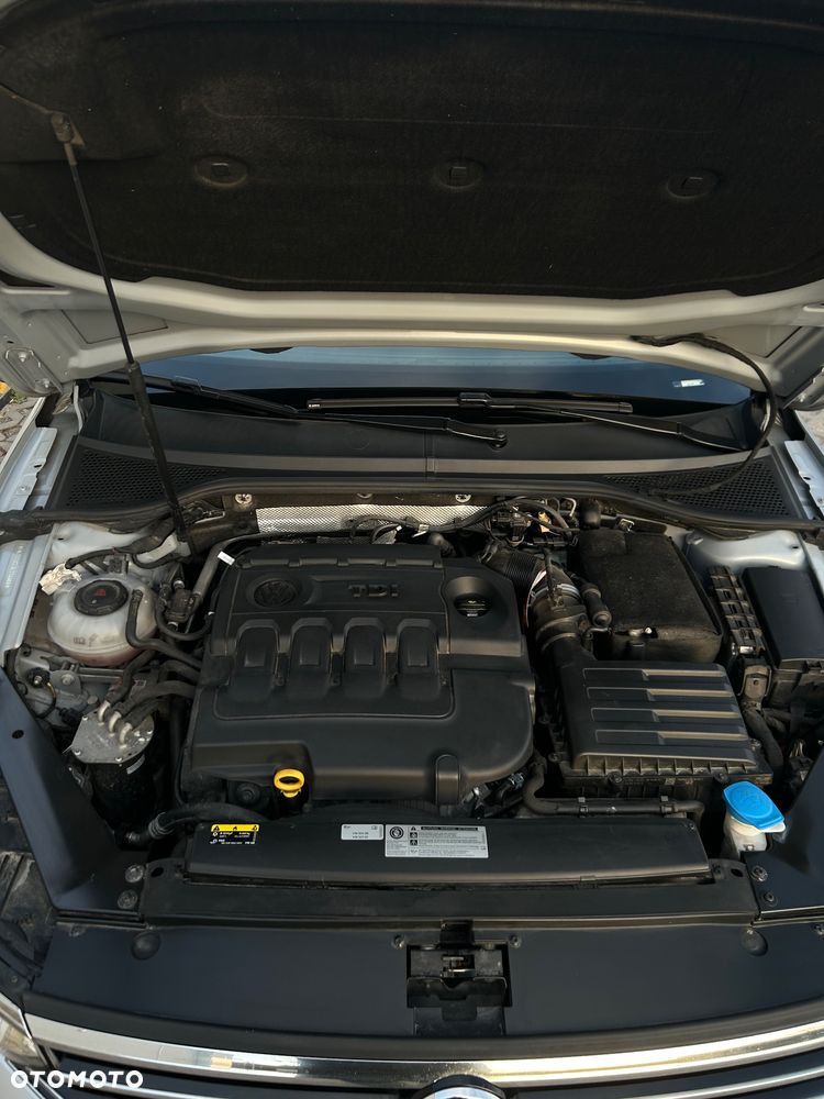 Volkswagen Passat 2.0 TDI SCR DSG Comfortline - 34