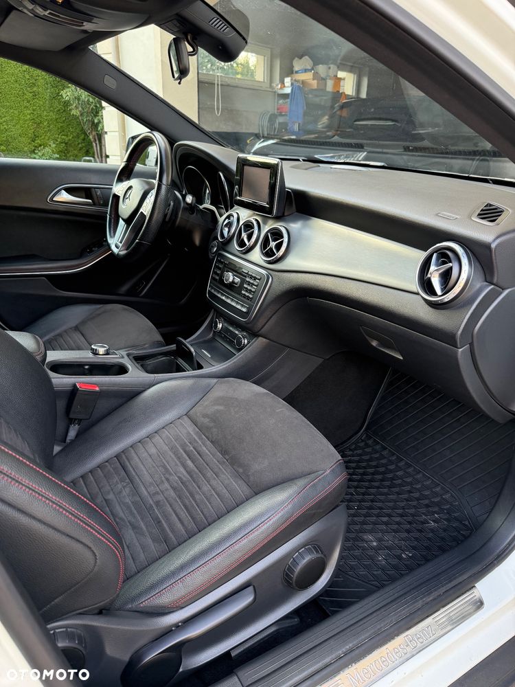 Mercedes-Benz GLA 250 4-Matic - 10