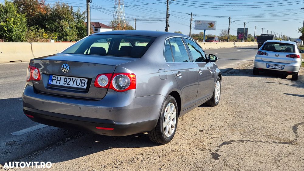 Volkswagen Jetta - 4