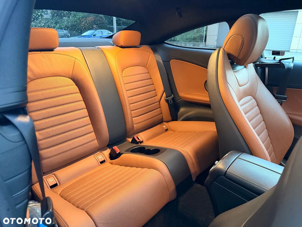 Mercedes-Benz Klasa C 300 4MATIC 9G-TRONIC - 23
