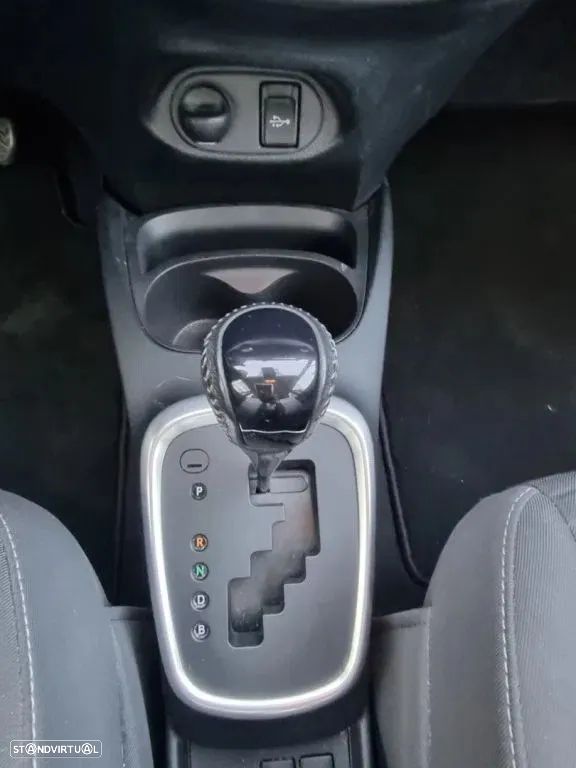 Toyota Yaris 1.5 HSD Comfort - 1
