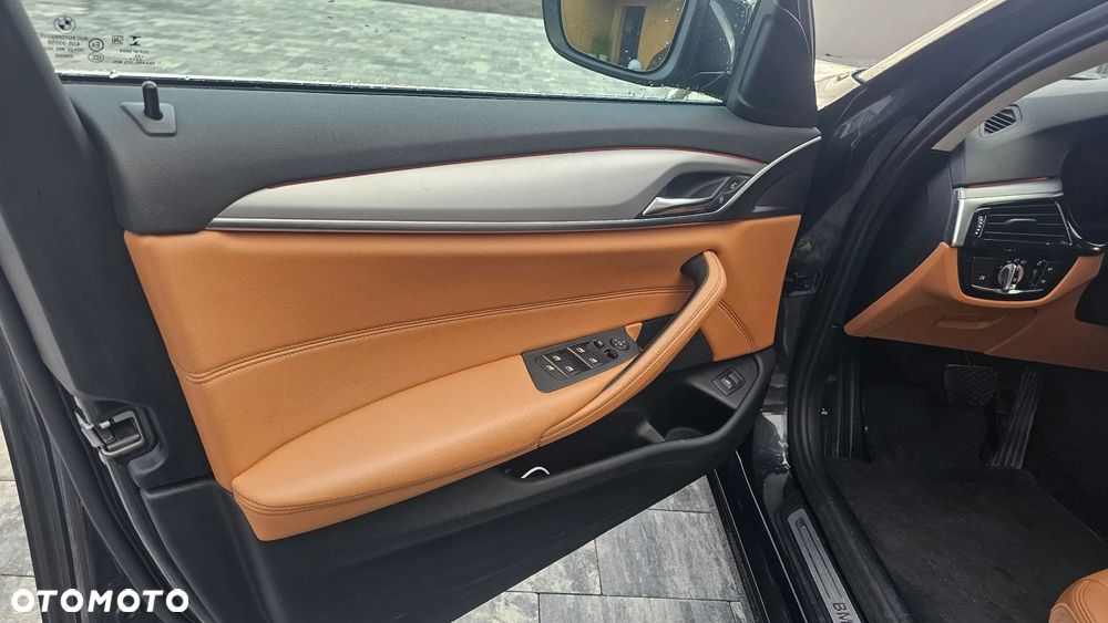 BMW Seria 5 520d xDrive mHEV - 13