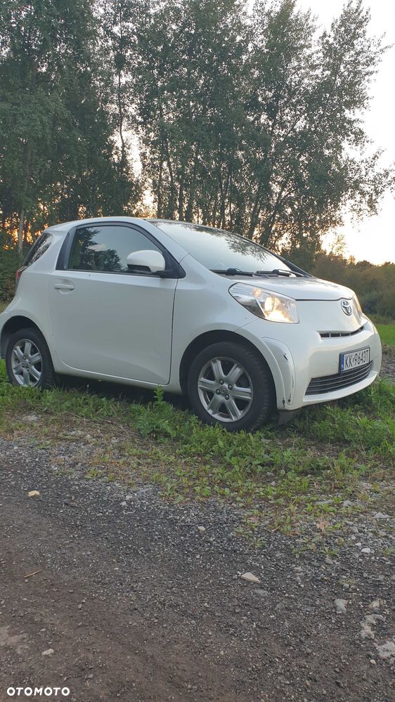 Toyota iQ