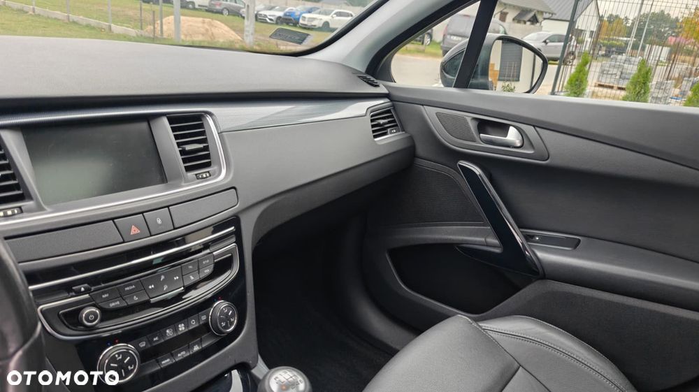 Peugeot 508 1.6 e-THP Allure S&S - 14
