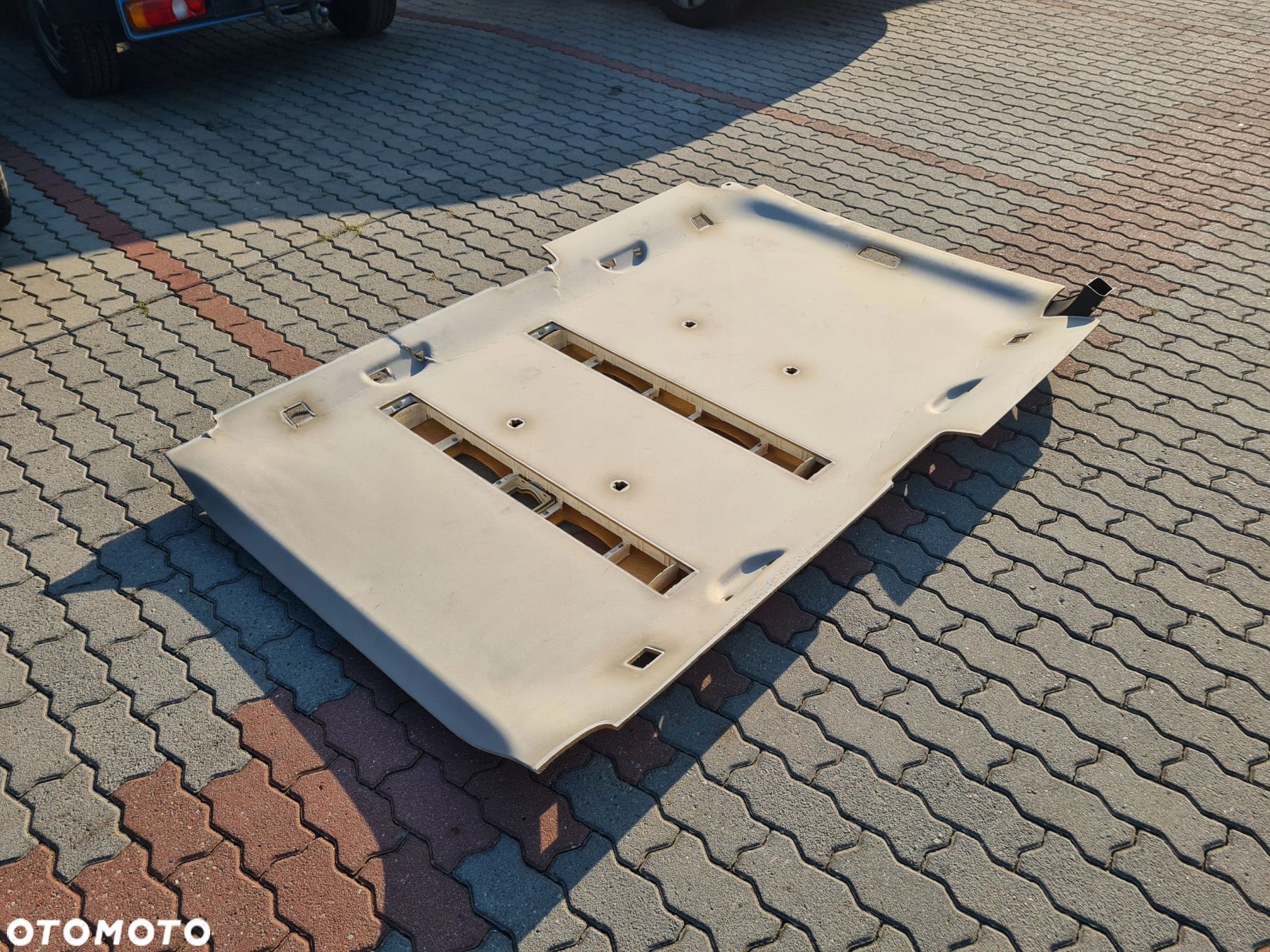 VW T5 MULTIVAN podsufitka tył - 1